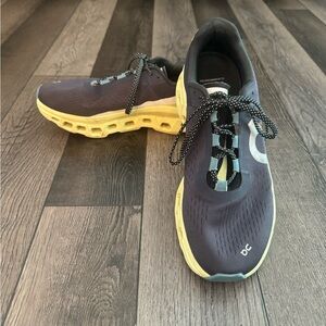 Men’s Size 11 ON Cloudmonster Shoes
